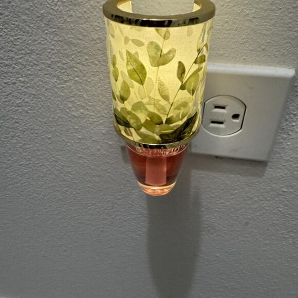 2 for $25 | Bath & Body Works Pressed Greenery Wallflower Nightlight Plugs | New - Picture 8 of 11